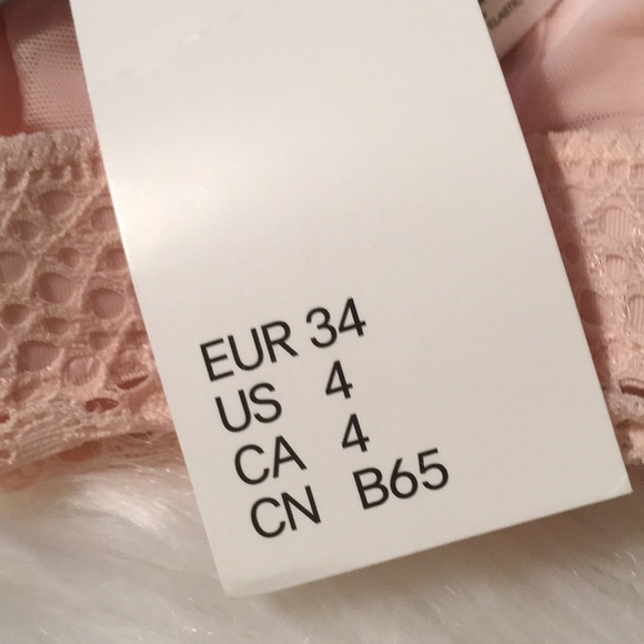 Lovely Triangle Bra w light Pads💕 - Picture 5 of 7